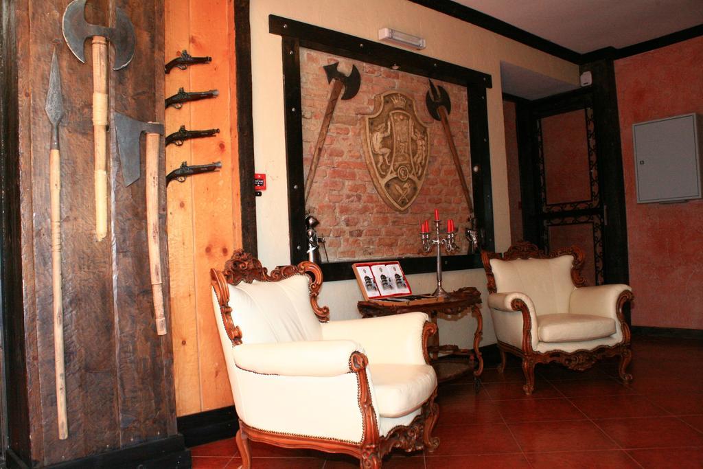 Castelul Lupilor Hotel Chimindia Luaran gambar